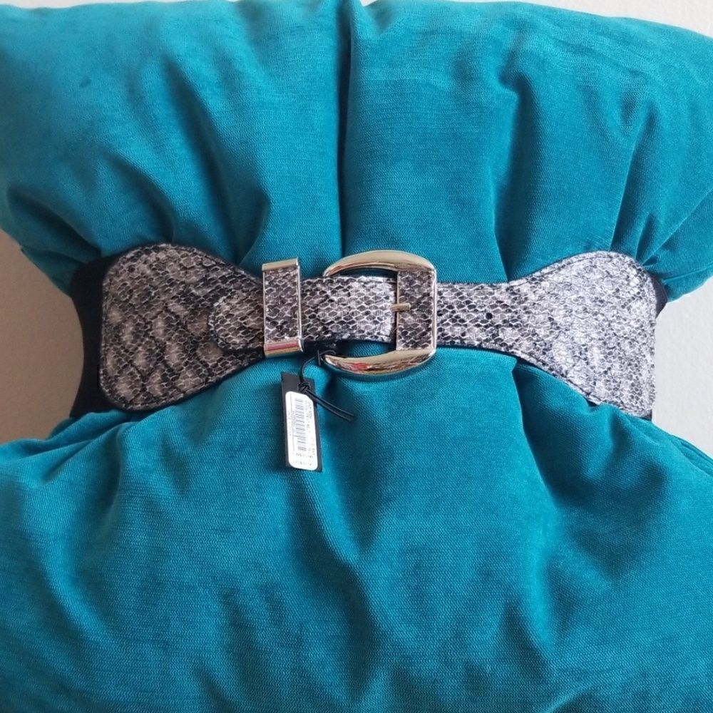 2b bebe black stretch belt w/grey, Silver buckle